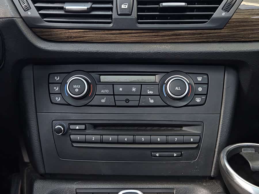 BMW X1 (Imported) 2012 #23 BMW X1 (Imported) 2012 صورة سيارة #23