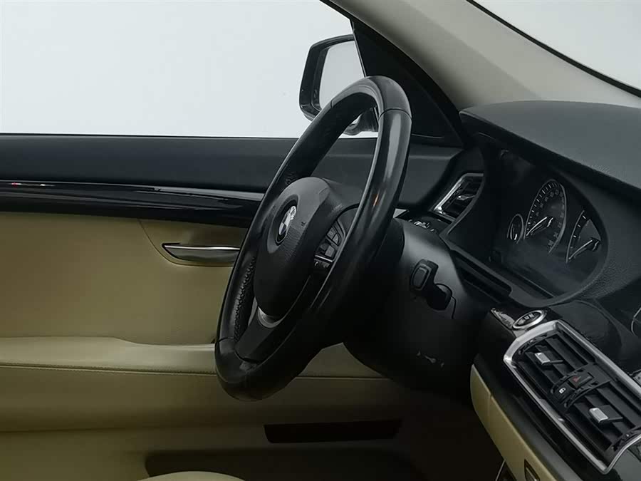 BMW 5 Series GT 2013 immagine di auto #23