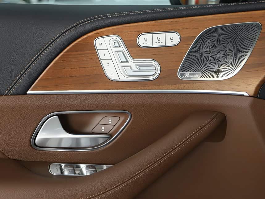 Mercedes-Benz GLS Class 2023 car image #23