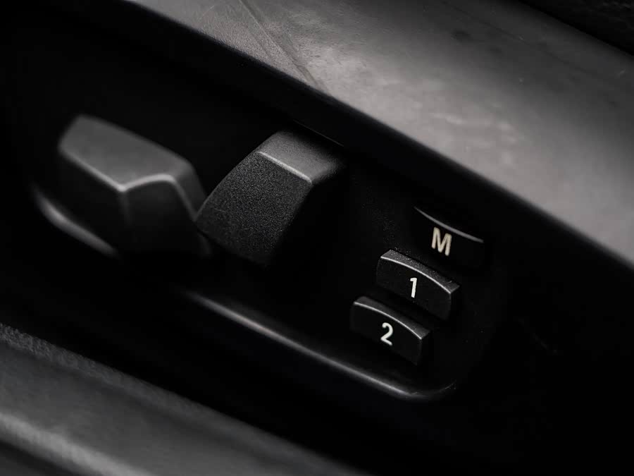 BMW 1 Series M 2012 immagine di auto #23