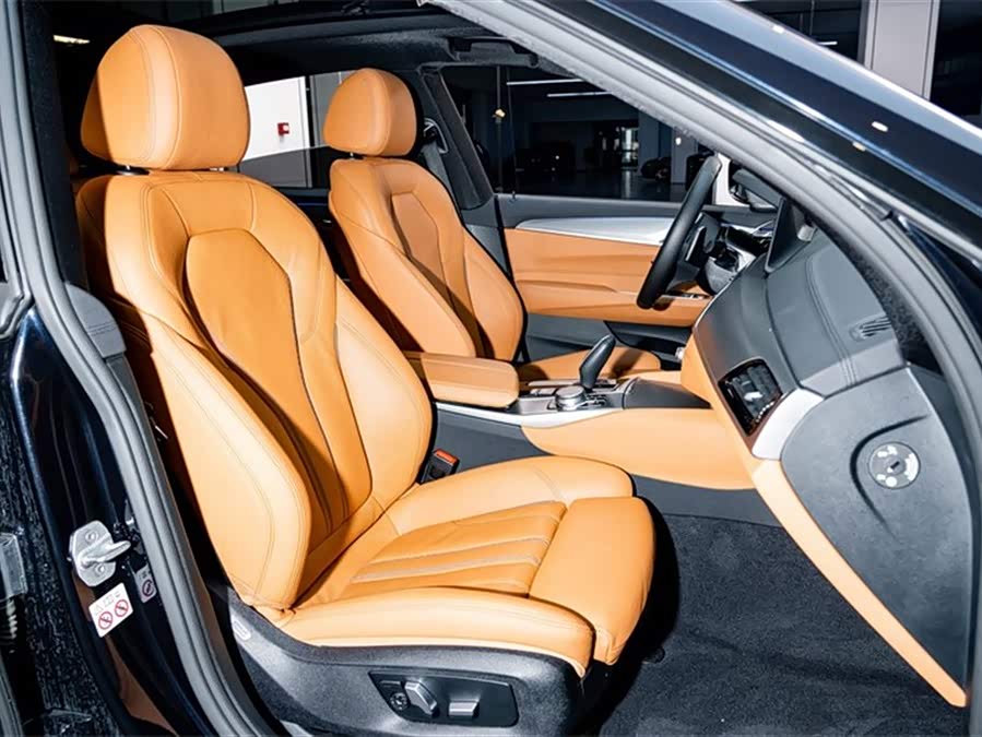 BMW 6 Series GT 2020 #23 BMW 6 Series GT 2020 car image #23