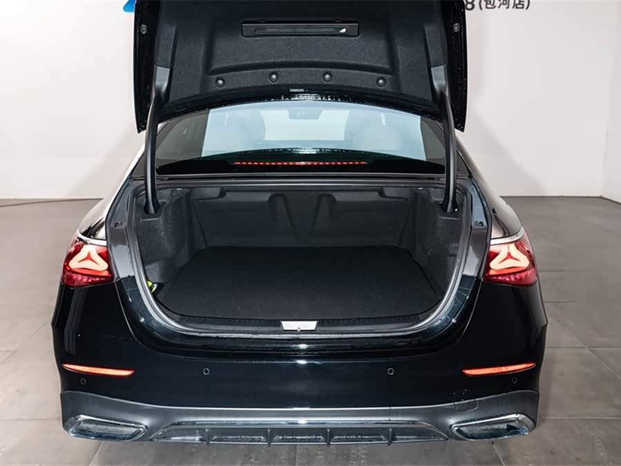 Mercedes-Benz E Class New Energy 2025 car image #23