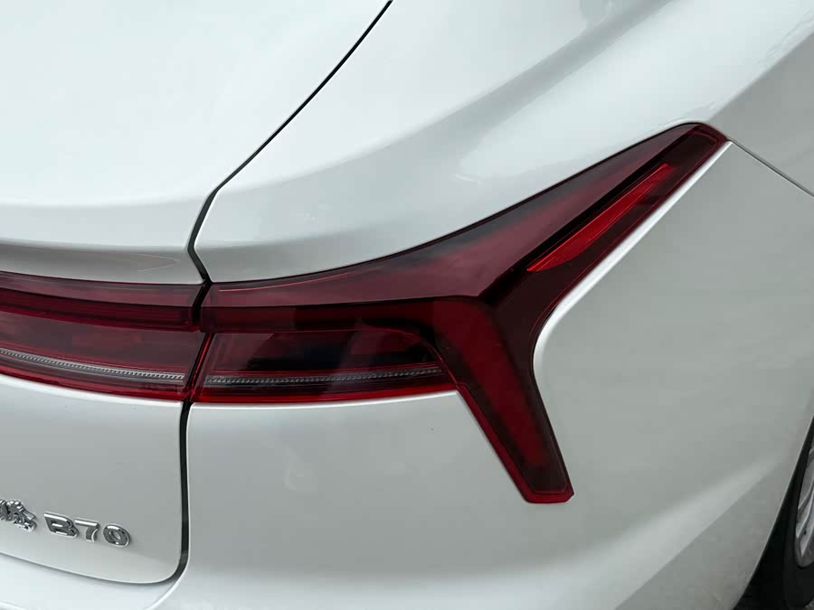 2023 car image #23