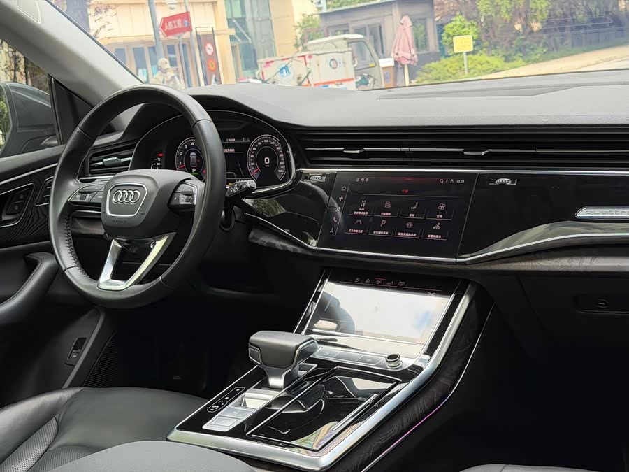 Audi Q8 2020 #23 Audi Q8 2020 car image #23