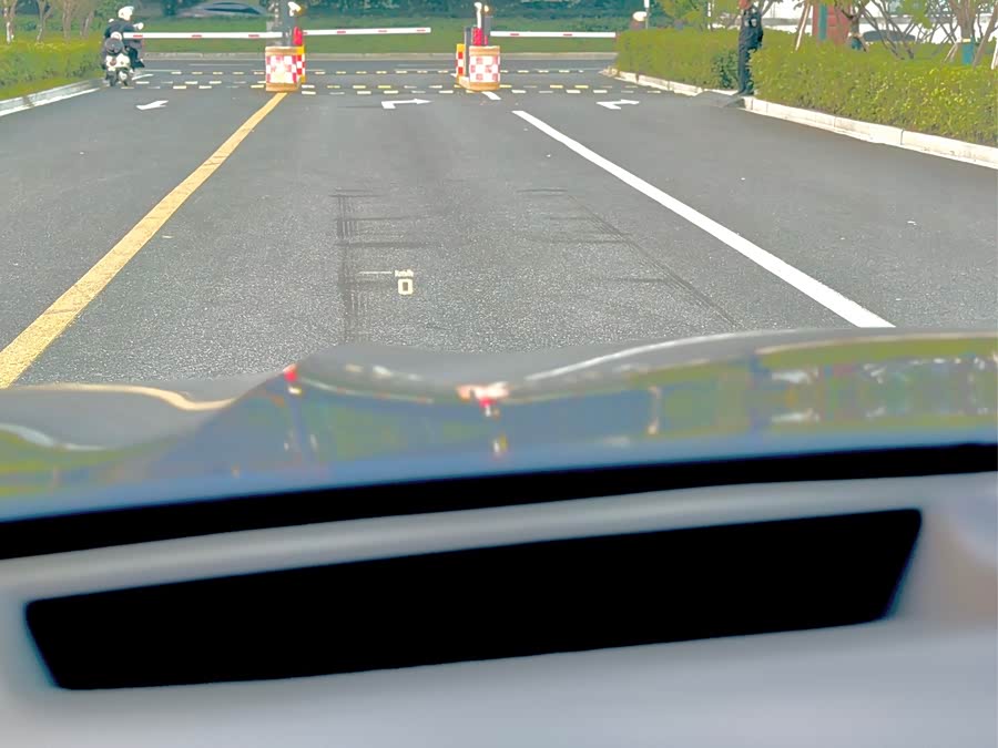 BMW X5 M 2021 #23 BMW X5 M 2021 car image #23