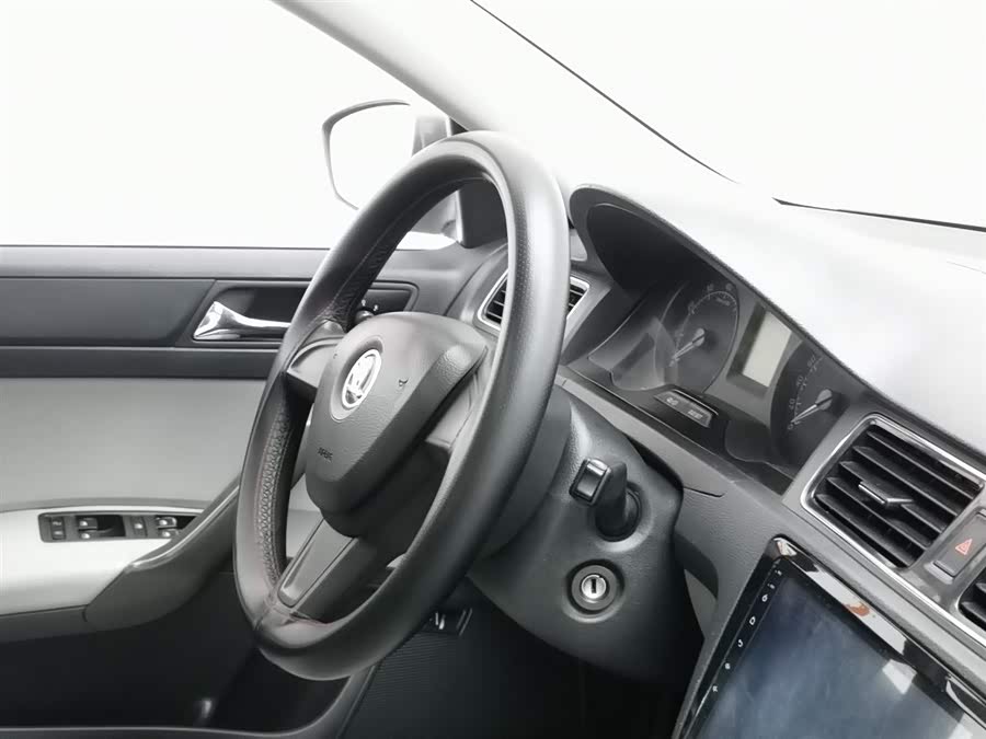Skoda Rapid 2017 car image #23