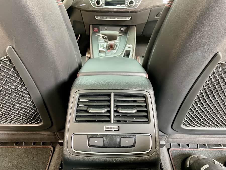 Audi RS 4 2019 immagine di auto #23