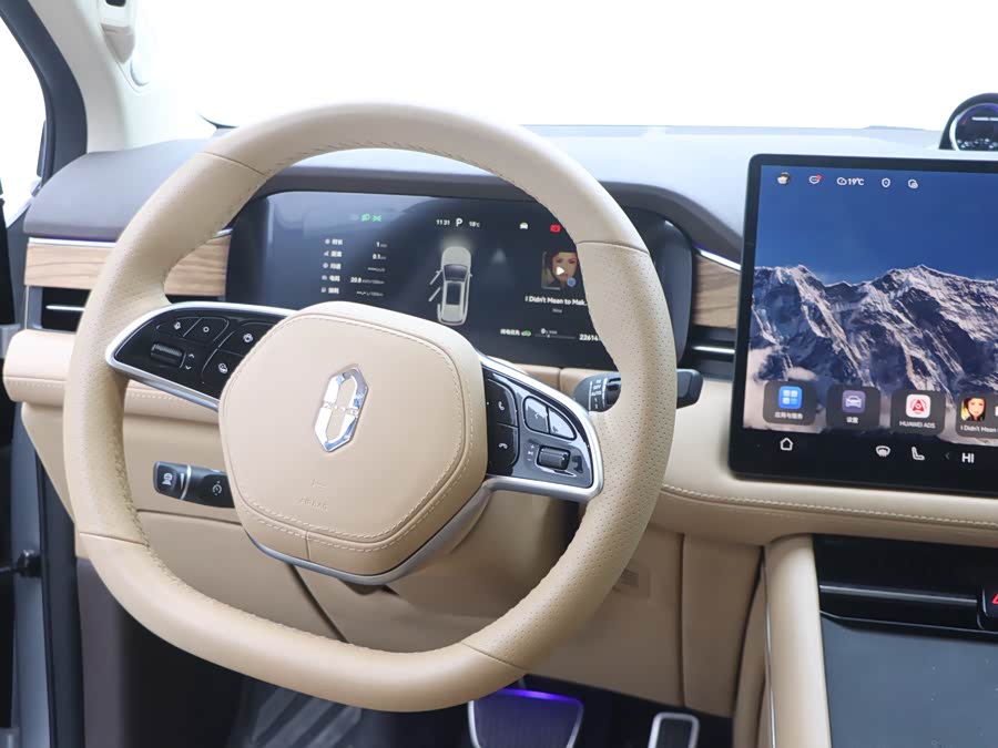 2024 car image #23