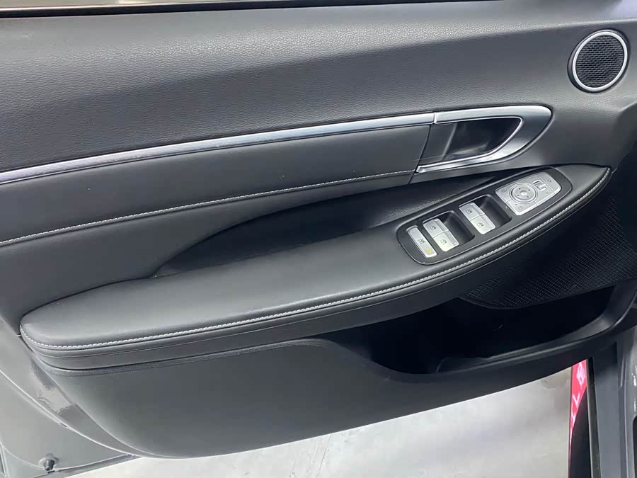 Hyundai Sonata 2022 car image #23