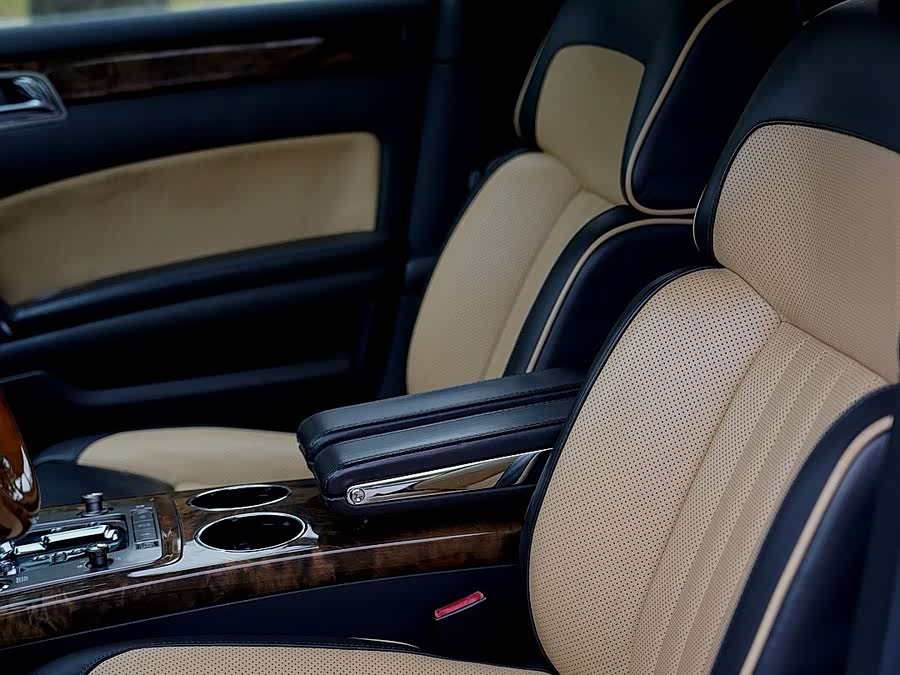 Volkswagen Pheaton 2012 immagine di auto #23