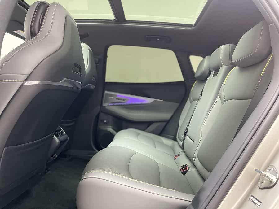 Lynk & Co 08 EM-P 2023 car image #23