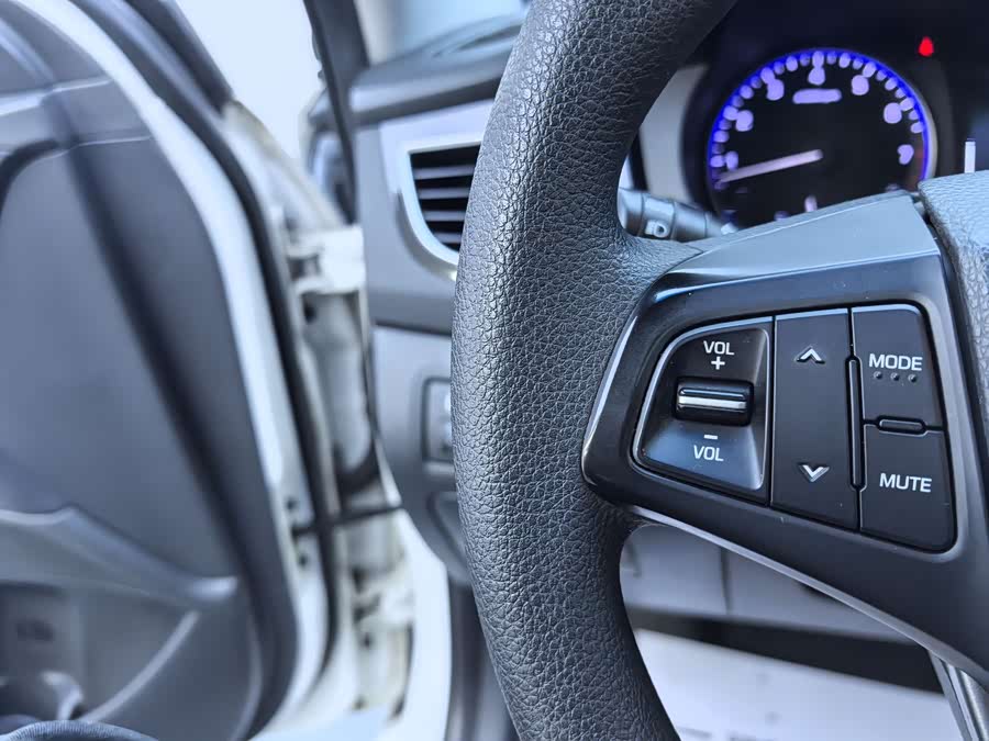 Hyundai Mistra 2014 #23 Hyundai Mistra 2014 car image #23