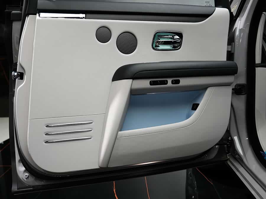 劳斯莱斯 古思特 2023 汽车图片 #23