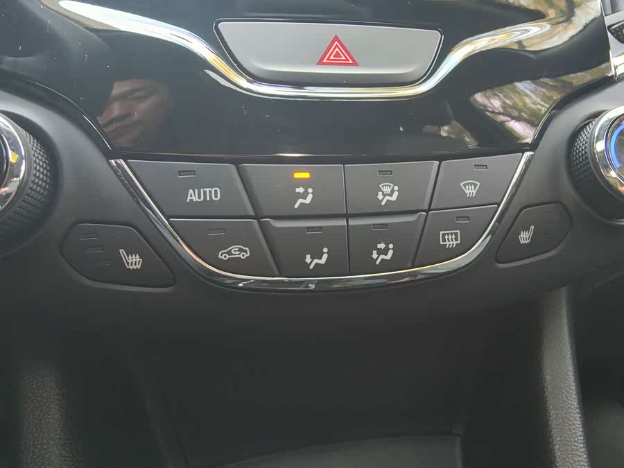 Chevrolet Cruze 2017 immagine di auto #23