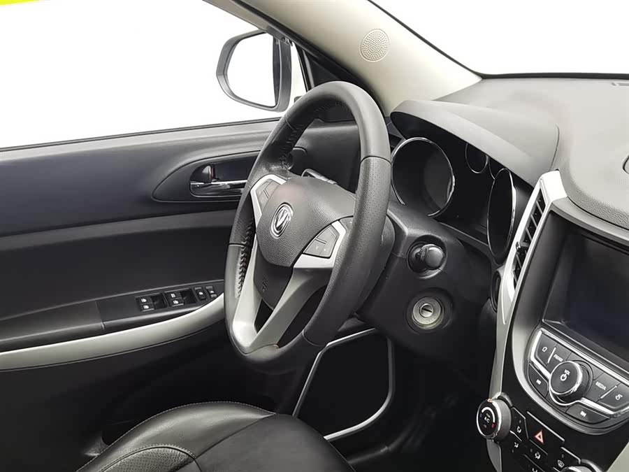 Changan CS35 2016 car image #23