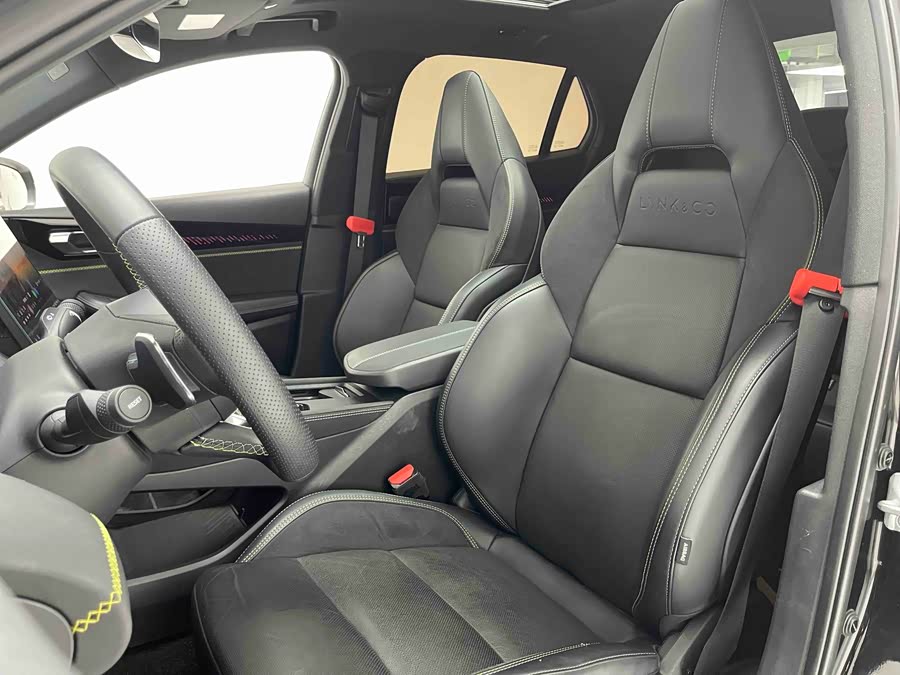 Lynk & Co 03 2022 car image #23
