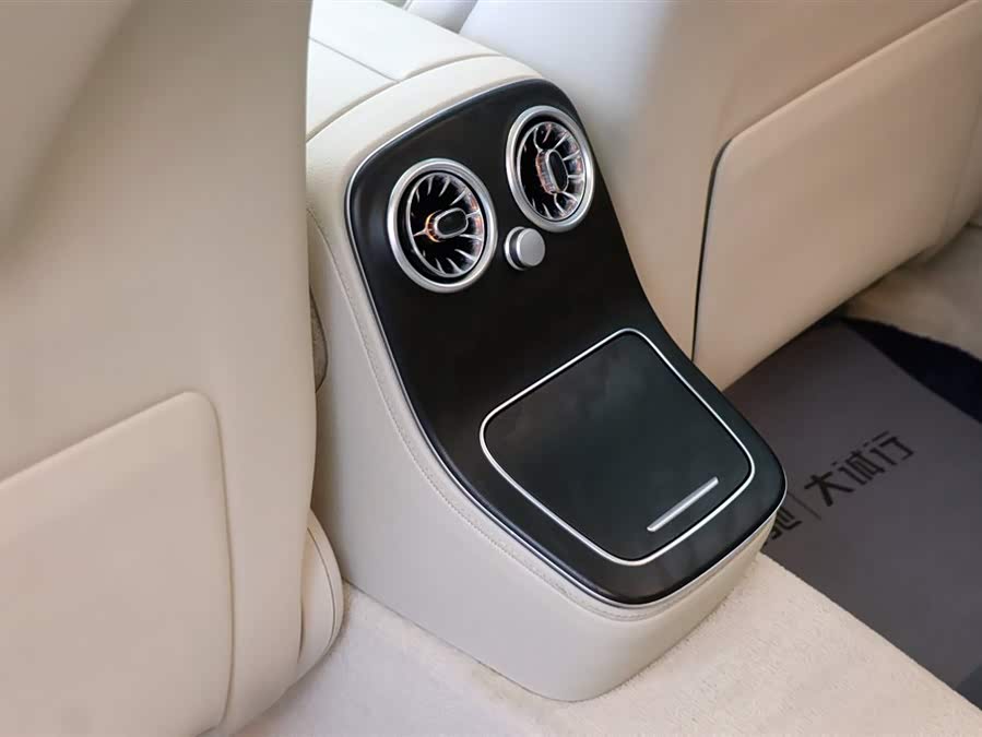 Mercedes-Benz V Class 2020 car image #23