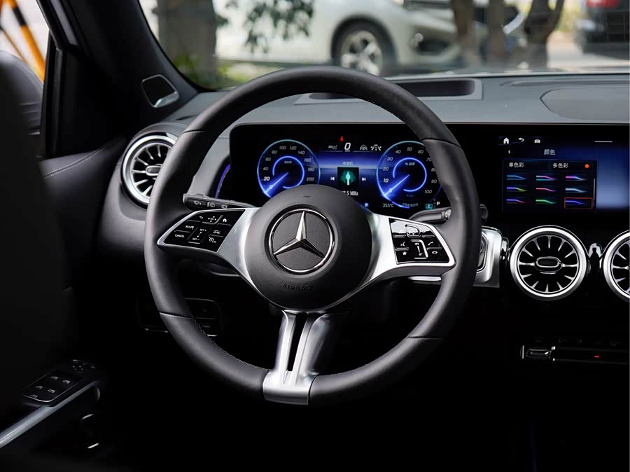 Mercedes-Benz EQB Class 2025 #23 Mercedes-Benz EQB Class 2025 car image #23