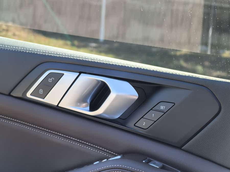 BMW X5 2022 car image #23