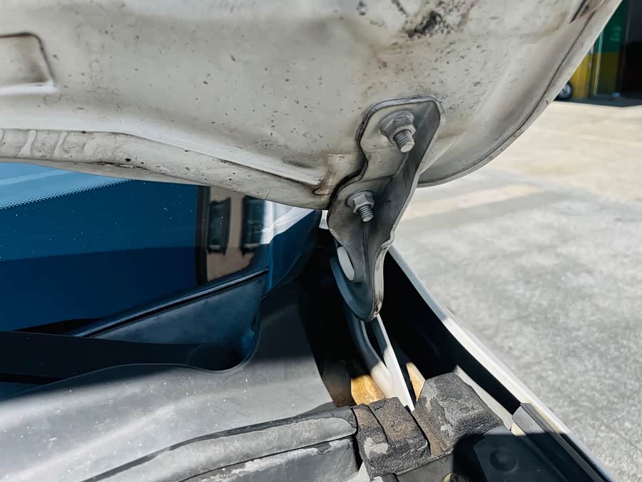 Forthing SX6 2018 car image #23