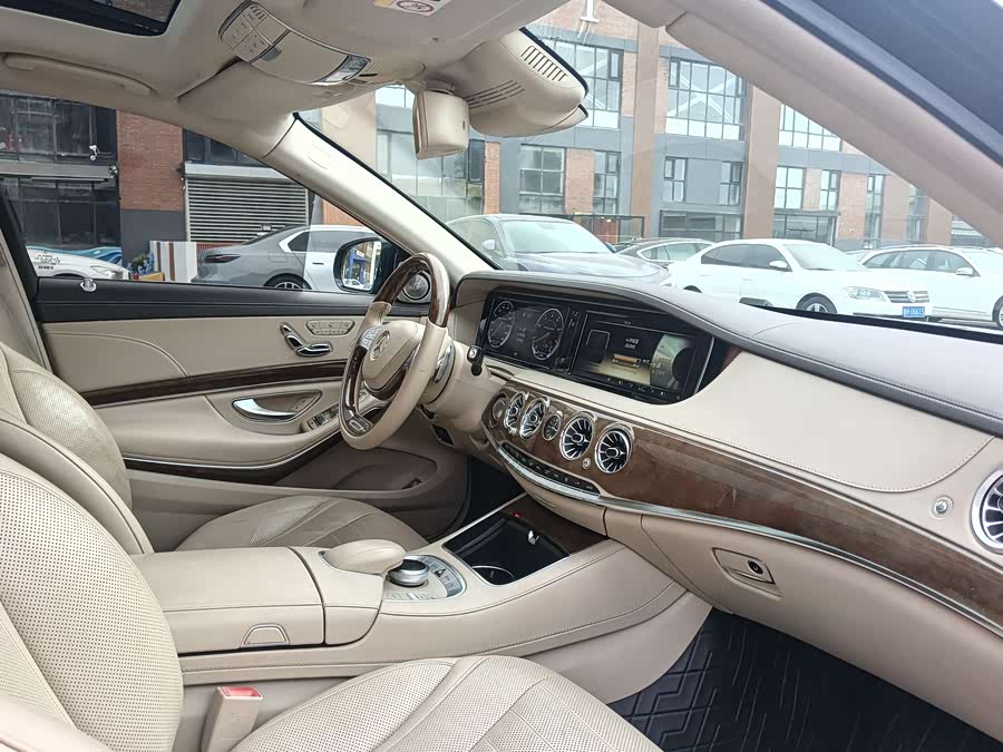 Mercedes-Benz S Class 2015 car image #23