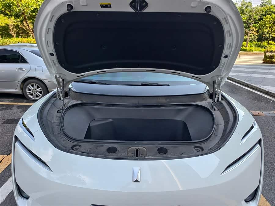 Avatr 11 2024 car image #23