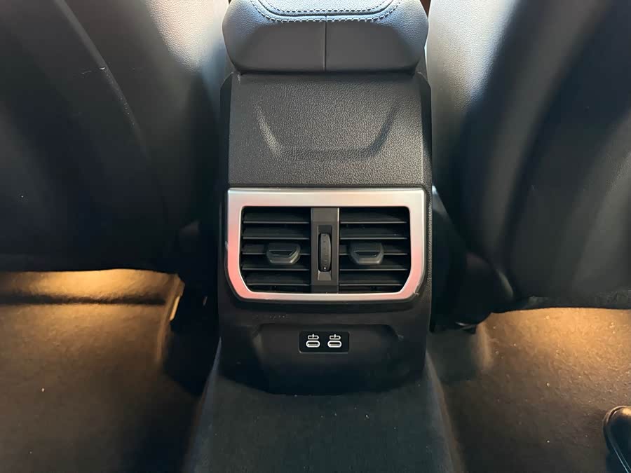 BMW M235L 2025 car image #23