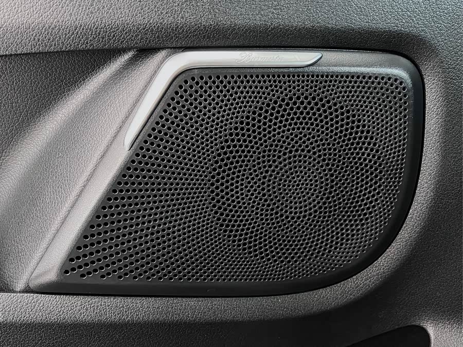 Mercedes-Benz V Class 2023 immagine di auto #23