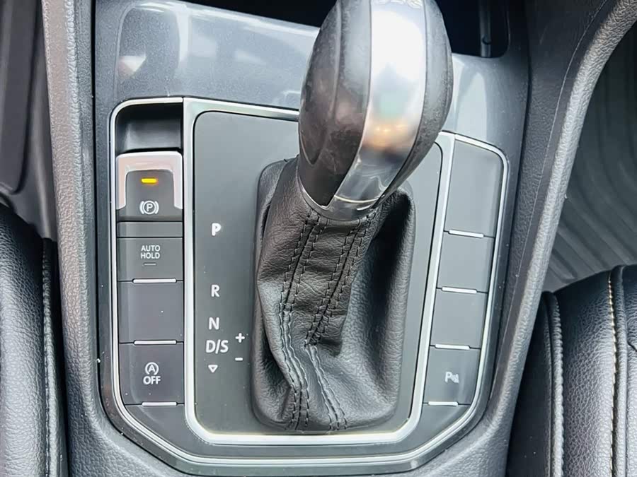 Volkswagen Golf Sportsvan 2017 car image #23
