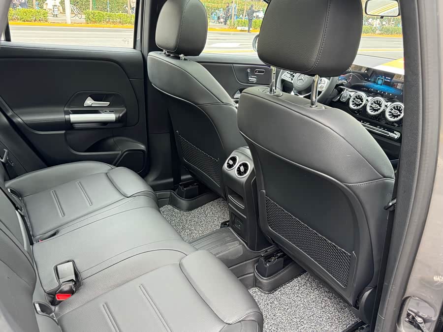 Mercedes-Benz GLA Class 2023 #23 Mercedes-Benz GLA Class 2023 car image #23