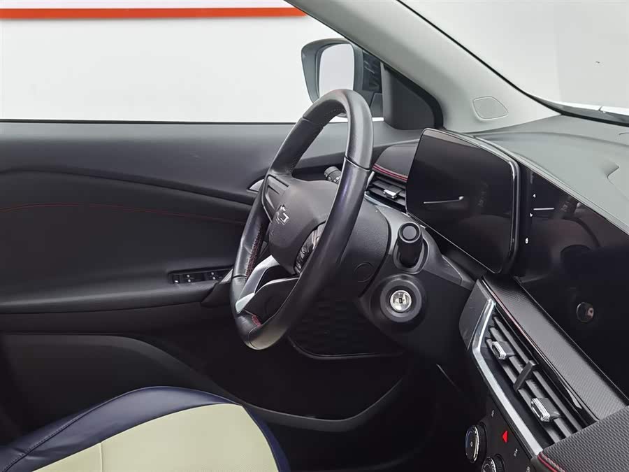 Chevrolet Tracker 2022 immagine di auto #23