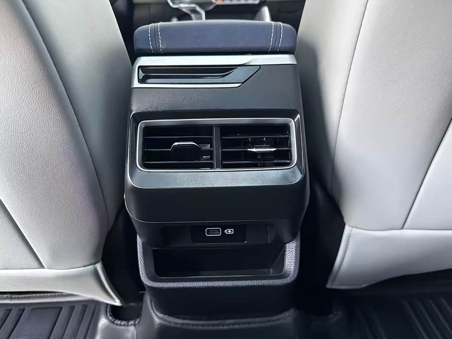 GEELY Preface 2023 car image #23