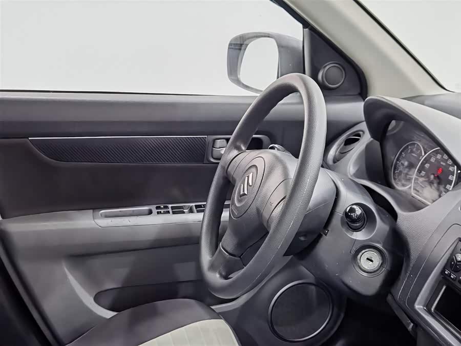 铃木 雨燕 2015 汽车图片 #23