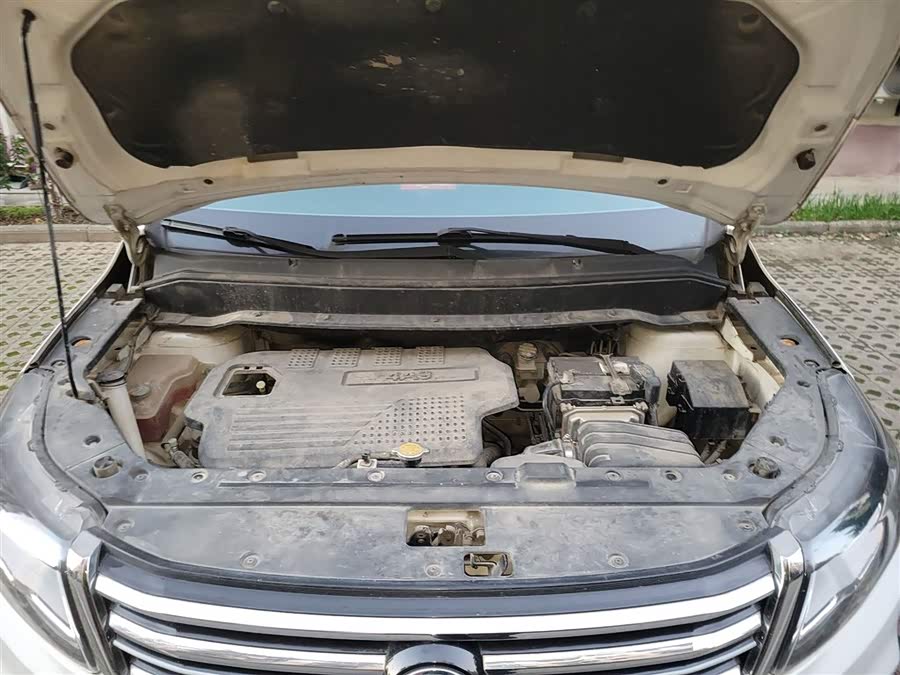 Forthing SX6 2016 #23 Forthing SX6 2016 car image #23