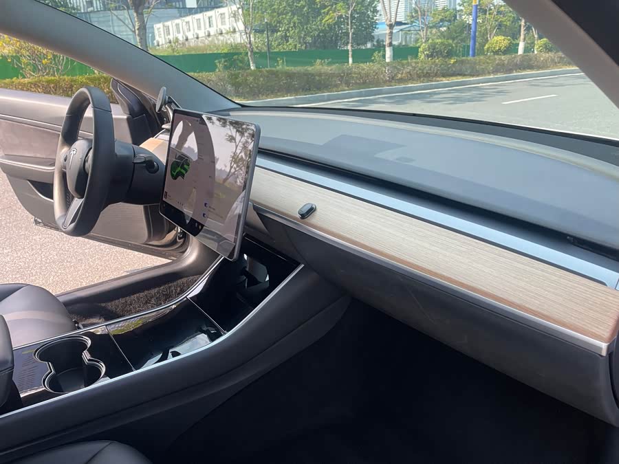 Tesla Model 3 2020 image de voiture #23