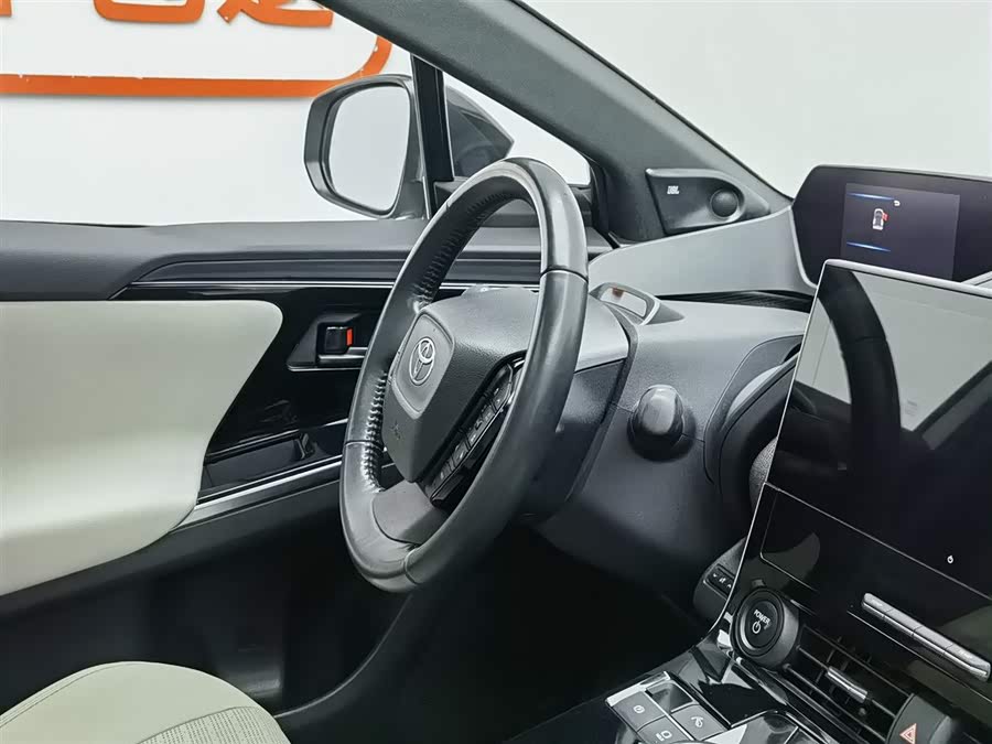 Toyota bZ4X 2022 immagine di auto #23