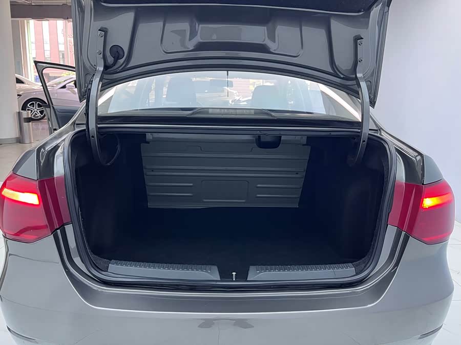 Volkswagen Jetta 2014 immagine di auto #23