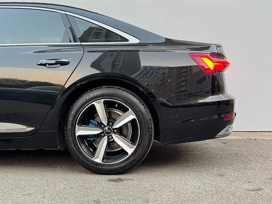 Audi A6L 2023 car image #23