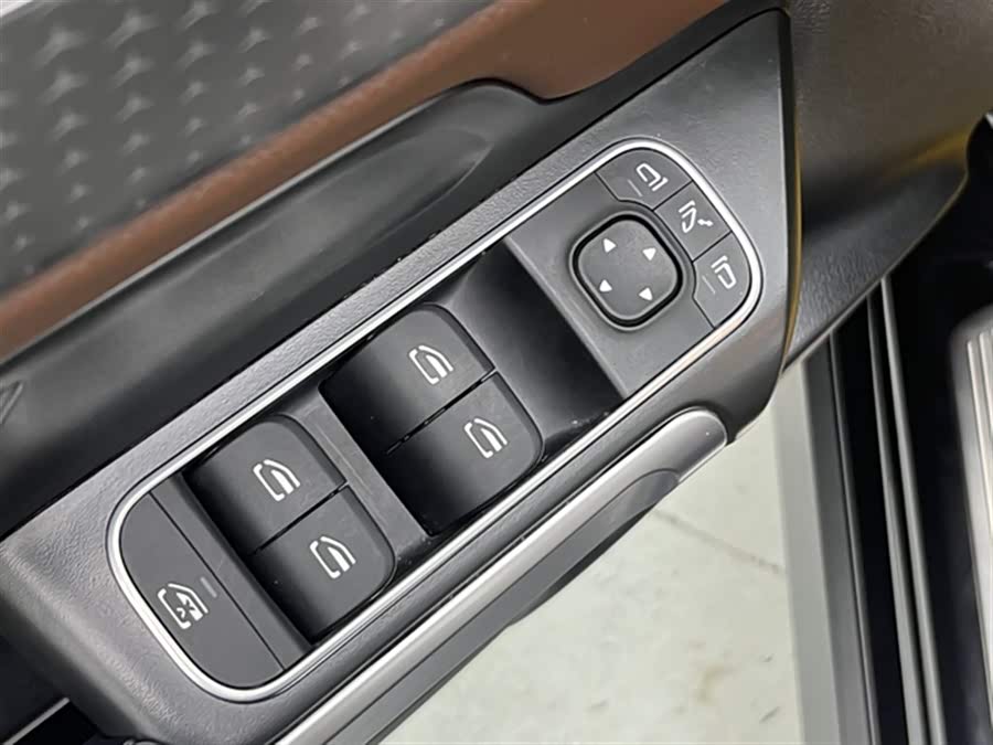 Mercedes-Benz GLB Class 2024 #23 Mercedes-Benz GLB Class 2024 car image #23