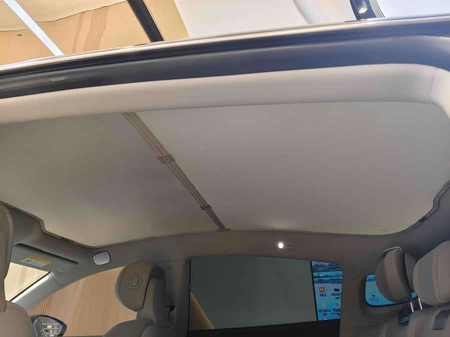 哪吒汽车 哪吒S 2023 汽车图片 #23