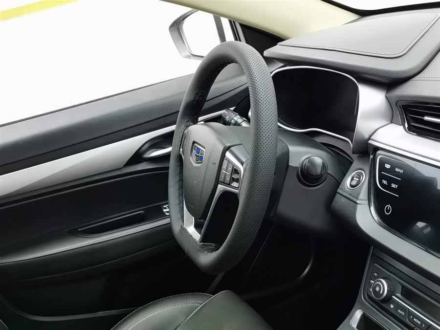 GEELY Emgrand 2018 car image #23