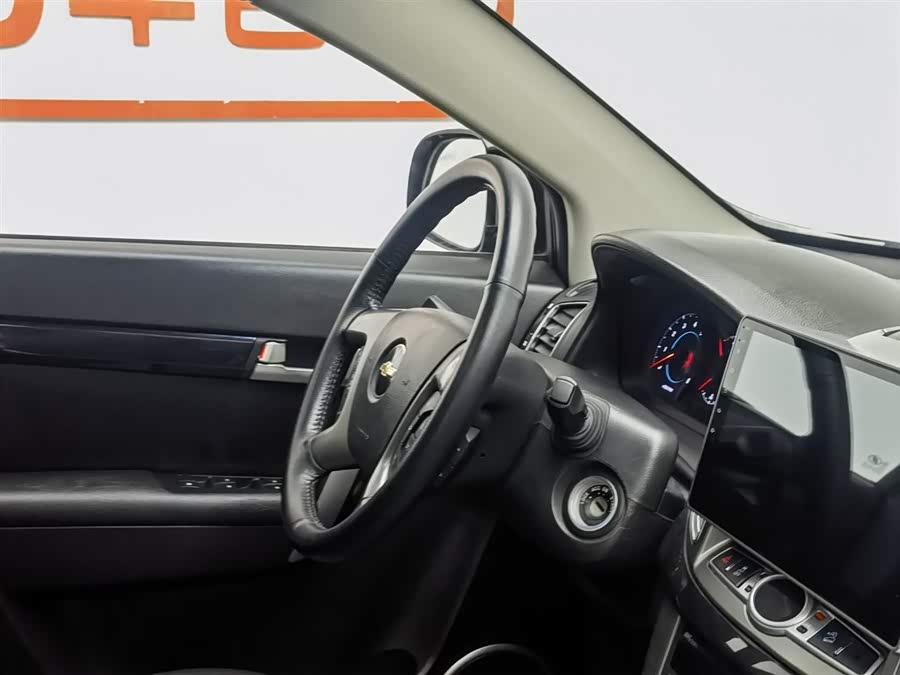 Chevrolet Captiva 2012 car image #23