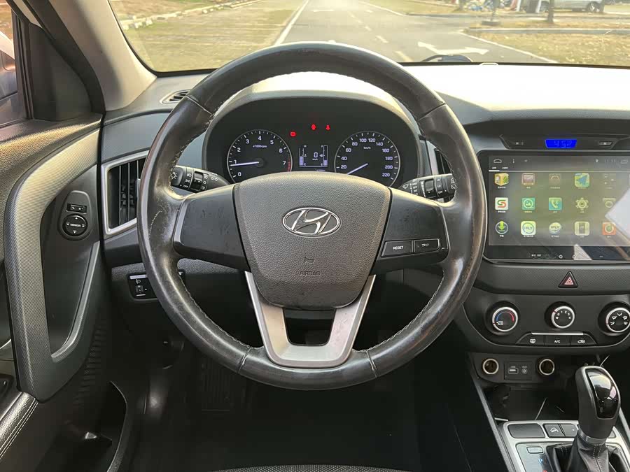 Hyundai ix25 2015 car image #23