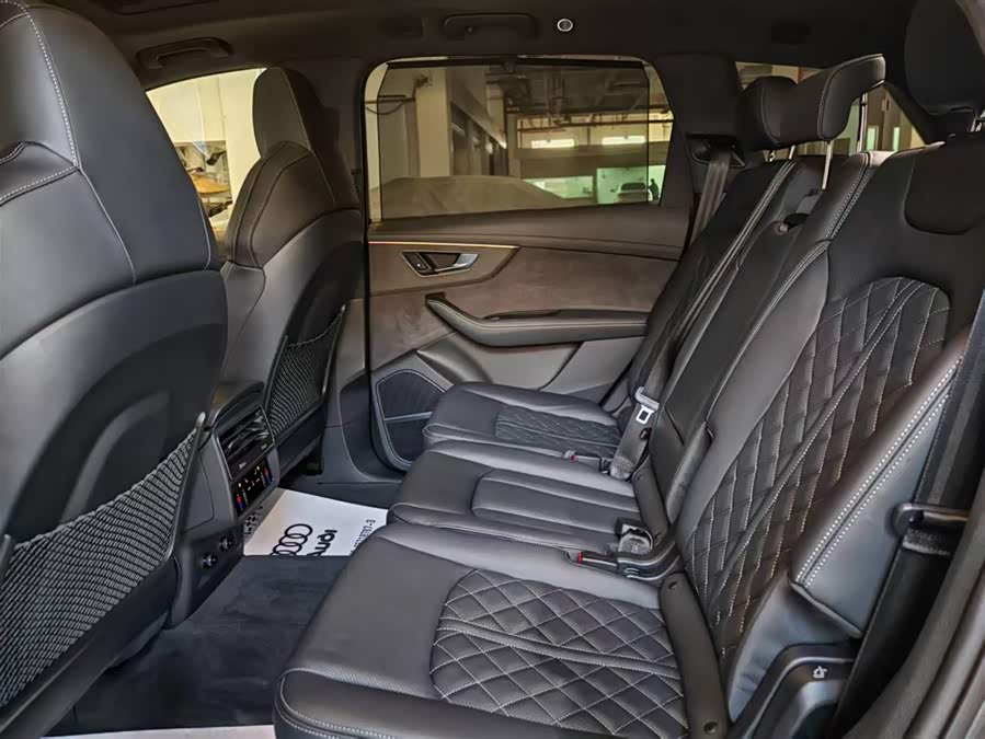 Audi SQ7 2024 #23 Audi SQ7 2024 car image #23