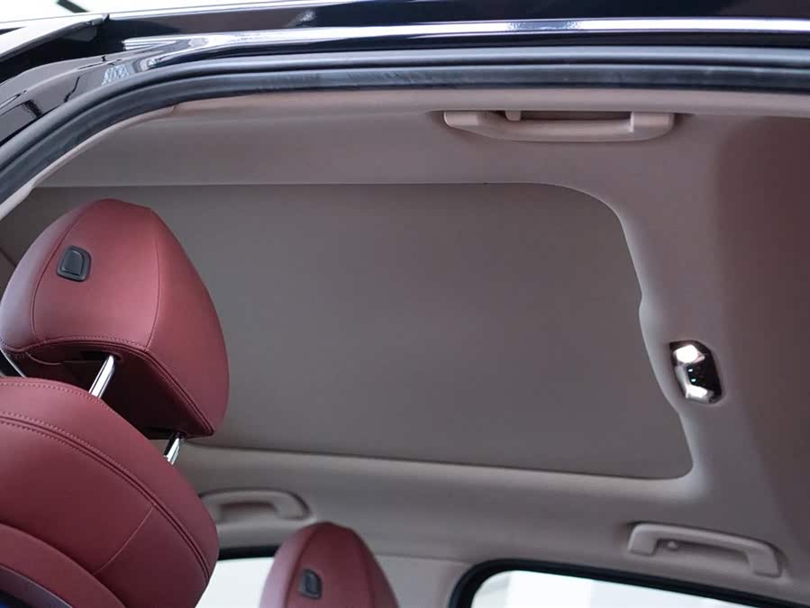 BMW i3 2024 car image #23