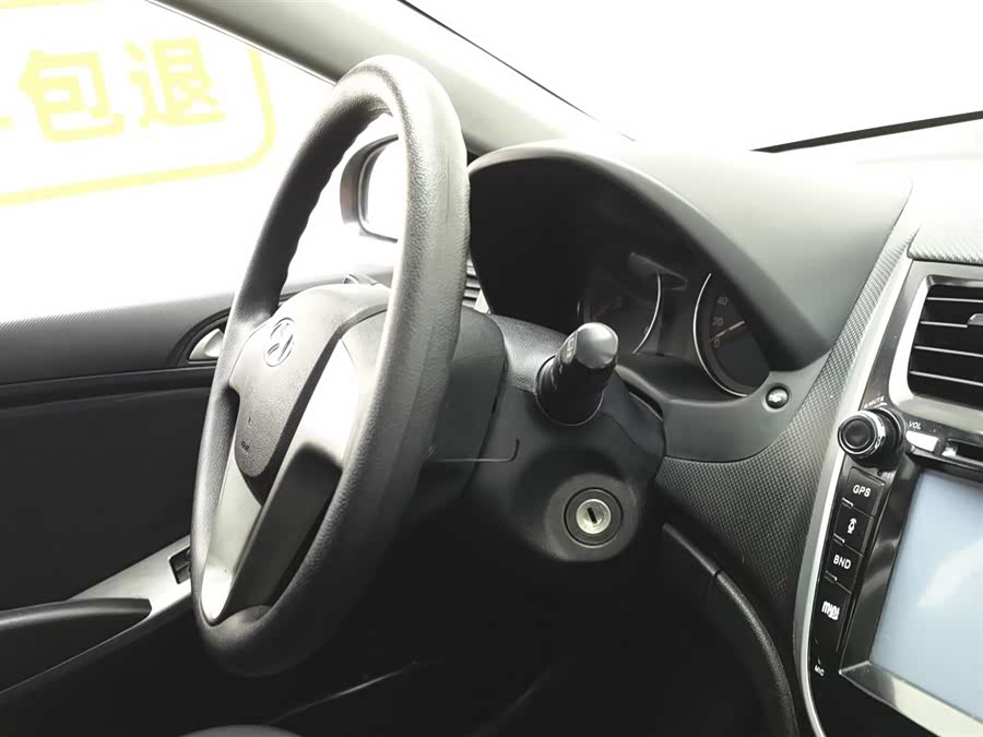 Mazda Reina Hatchback 2014 car image #23