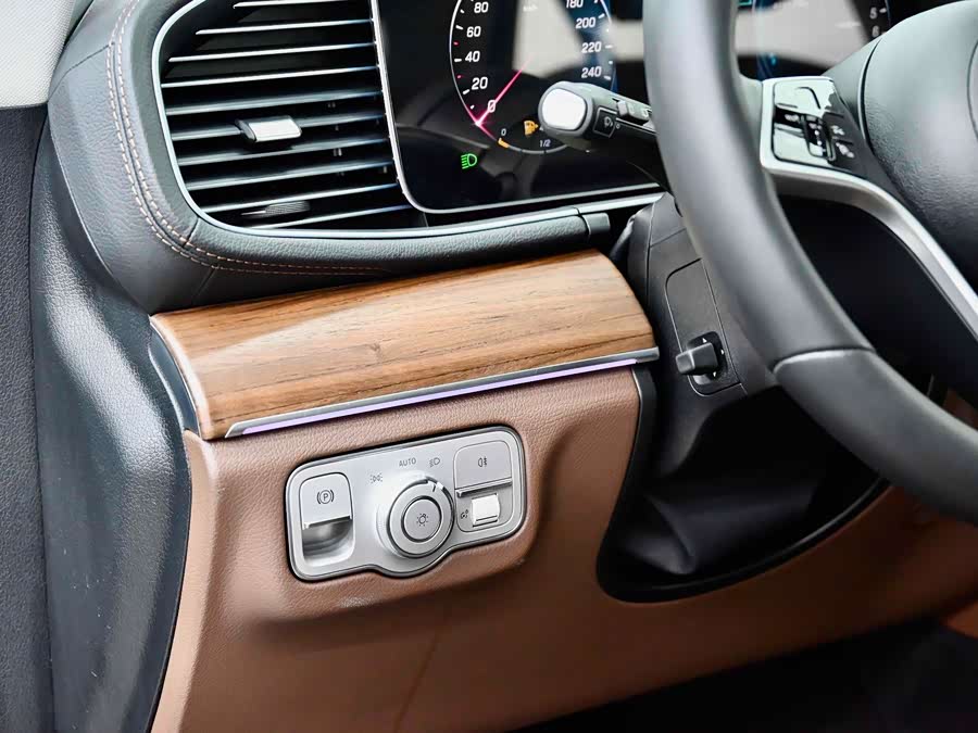 Mercedes-Benz GLE Class New Energy 2023 car image #23