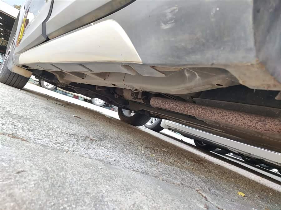 SWM X7 2017 صورة سيارة #23