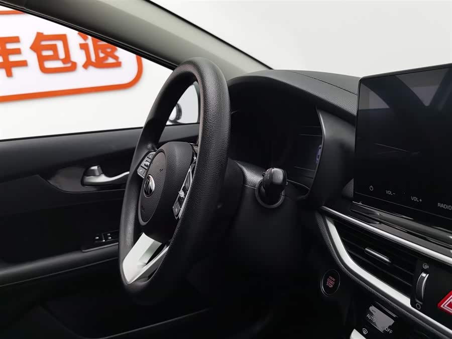 Kia K3 2020 car image #23