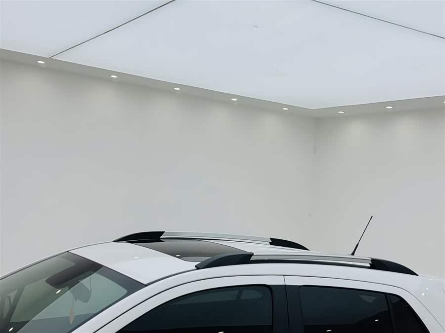 Chevrolet Tracker 2017 #23 Chevrolet Tracker 2017 car image #23